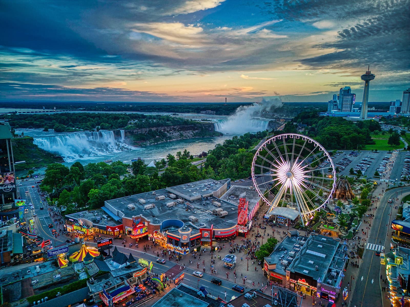 Clifton Hill and the Niagara SkyWheel at dusk
